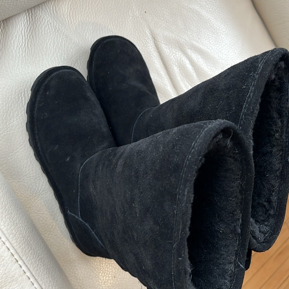 Women’s BearPaw Suede Boots, Size 9 - Picture 2 of 7